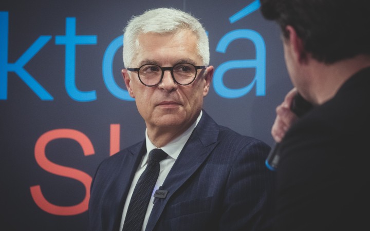 Medzi Maďarmi na juhu Slovenska by ho Pellegrini zdrvujúco porazil  