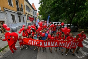 Na pochod prišlo viac ako tisíc ľudí, zúčastnili sa aj politici z KDH a Uhrík z Republiky