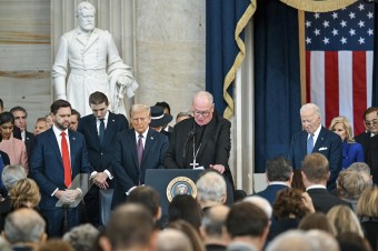 Arcibiskup Dolan kritizuje JD Vancea. Ten spochybnil, že kritika Trumpovej migračnej politiky zo strany biskupov je úprimná