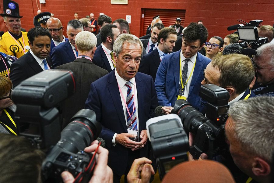 Nigel Farage ukončil systém dvoch strán vo Veľkej Británii