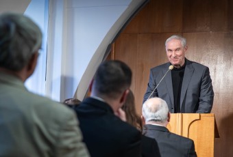 Arcibiskup Bezák robí zástupcu primátorovi Vallovi pre oblasť sociálnych vecí a domovy seniorov