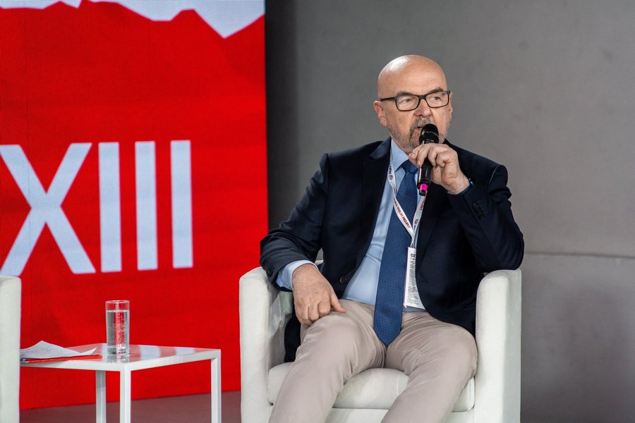 Civilizácia nie je len o absencii vojny. Kultúru a úctu k autorite sme vymenili za falošné rovnostárstvo
