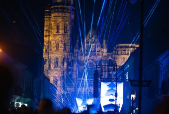 Portugalský kňaz odpálil veľkú techno párty. Medzi prvými hitmi bola rusínska ľudová pieseň (foto a video)