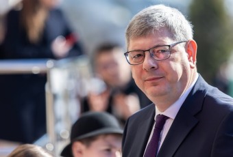 Ruší zákon o rodine, podľa kritikov nadraďuje majetok nad rodinné vzťahy