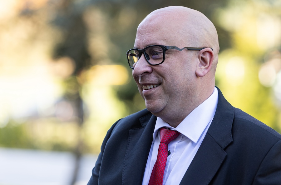 Zranení pri zrážkach vlakov dostanú odškodnenie / Rušňovodičov majú strážiť kamery a prídu o fušky v čase voľna