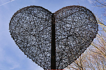 Maďarsko vyrazilo prvú tehlu z Berlínskeho múru, železnú oponu v Československu strhli ako prví Bratislavčania