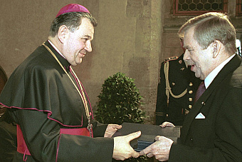 Citoval nám evanjelium a dodával nádej, spomínal Havel. Prvý som ho vtedy navrhoval za prezidenta, tvrdil Duka