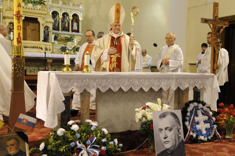 Seminár o Tisovi a kauza Bezák – čo viac škodí Cirkvi a Slovensku?